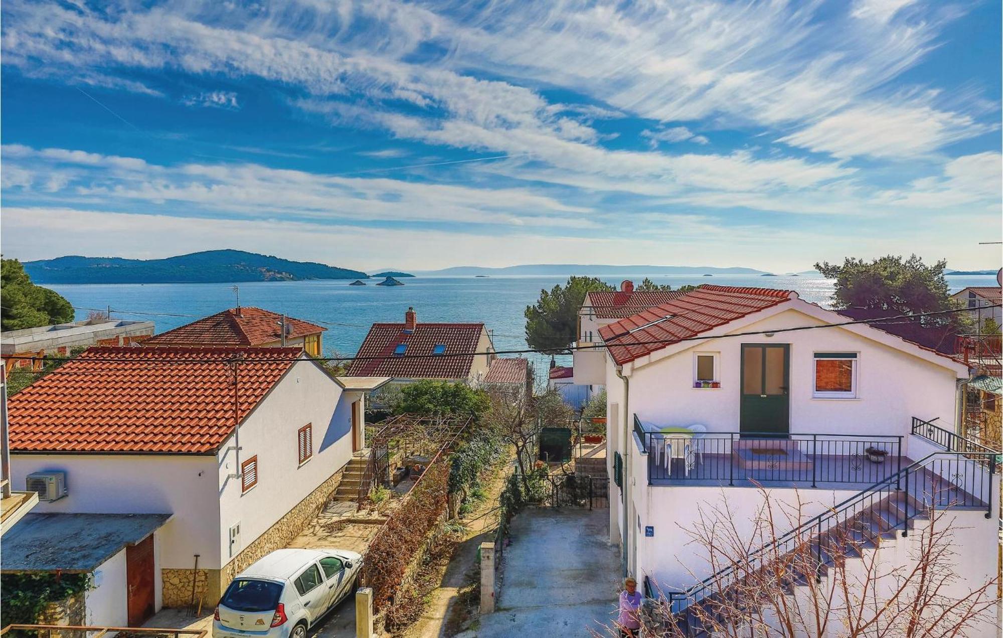 Gorgeous Apartment In Seget Vranjica Esterno foto